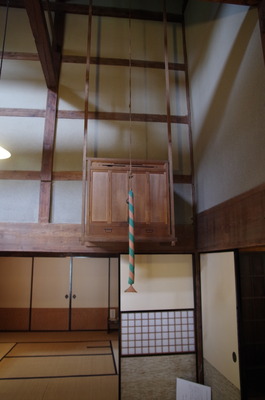 学びの家(神棚)