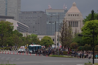 デモ会場入り口