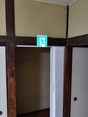 2F����
