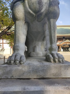 巨大な何か
