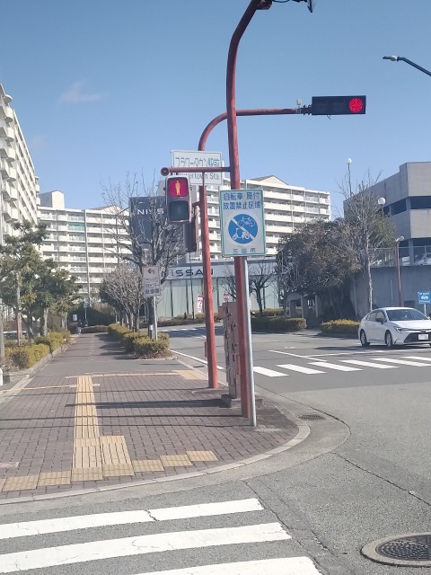 電球とLED信号機