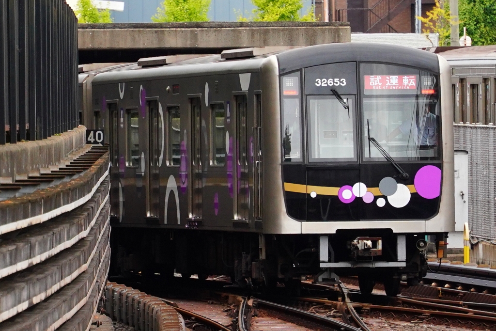 大阪メトロ30000A系 purple