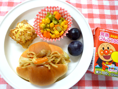 焼きそばパン 高梁川流域学校給食 レシピ 作り方 By 倉敷市学校給食 クックパッド