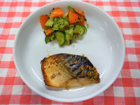 ����Ĥϡ�����ȷܤ��ӤǤ������̿��򻣤�˺��Ƥ��ޤ��ޤ�����