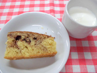 8.28 マーブルケーキ 牛乳