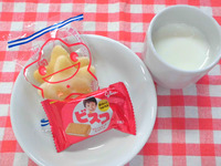 5.27 牛乳 せんべい ビスケット