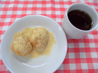 2.18 きなこ団子 麦茶
