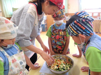 �������