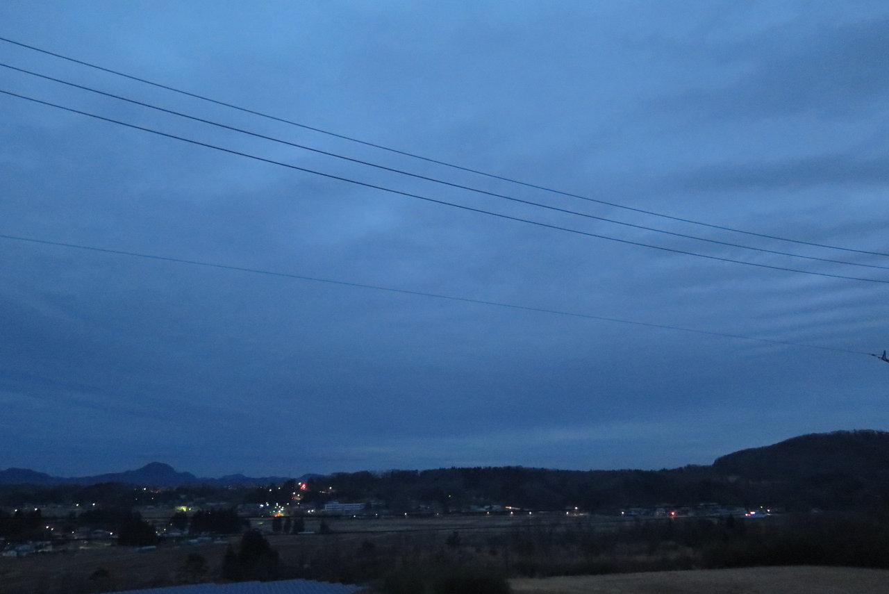 まだまだ暗い空 高台からの観天望気 まだまだ暗い空 高台からの観天望気