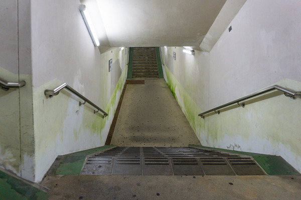 橋本駅 地下道 -230705-4