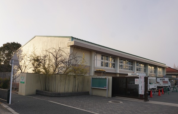 男山二中 体育館-1