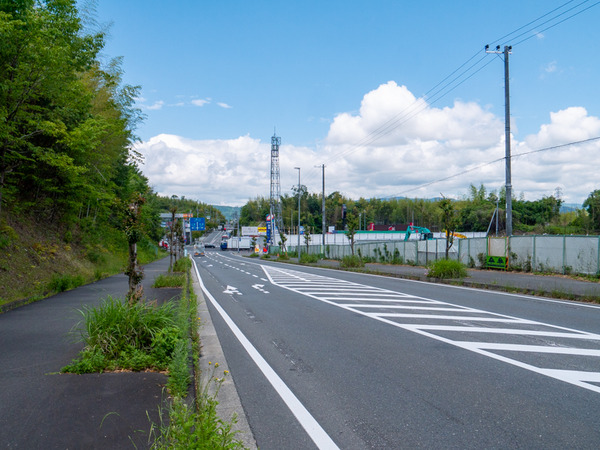 八幡洞ヶ峠交差点 -230514-1