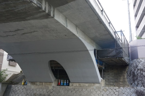 男山八望の陸橋-3
