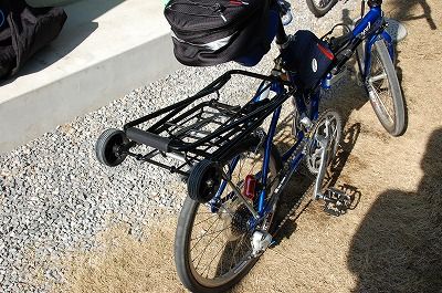 キャリーカートで運べる折りたたみ自転車