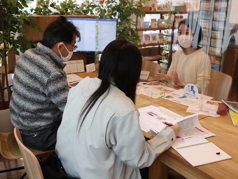 西建さん相談風景2