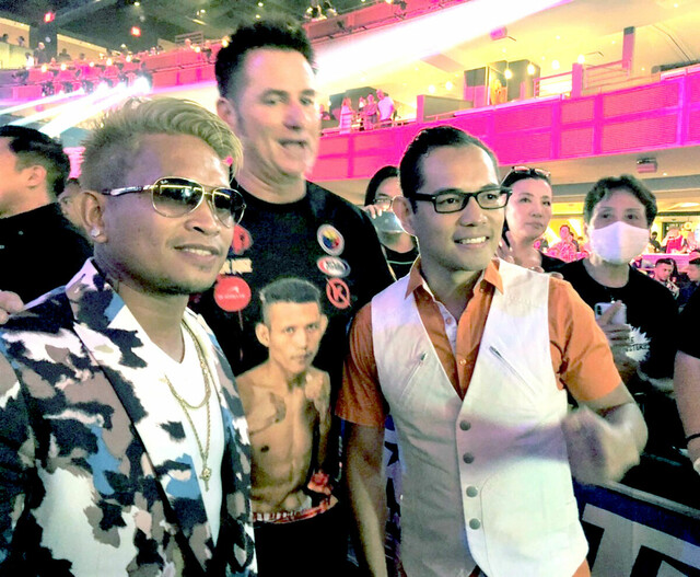 ドネア側の要望によるドーピングチェックをカシメロが一旦拒否し期日遅れで登録 しかしカシメロ側の態度にドネア夫婦ブチキレ K速