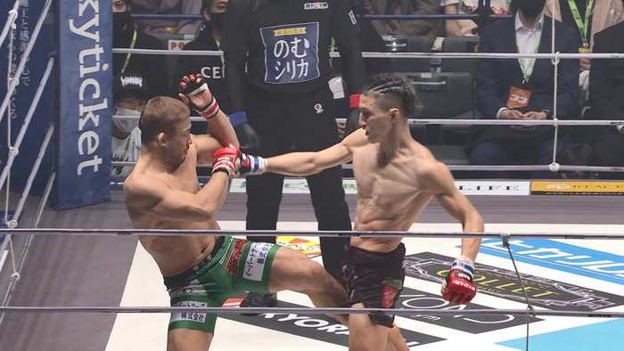 Hiromasa Ougikubo vs. Naoki Inoue.mp4_snapshot_03.49.243
