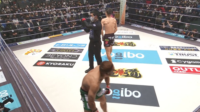 Hiromasa Ougikubo vs. Naoki Inoue.mp4_snapshot_03.29.862