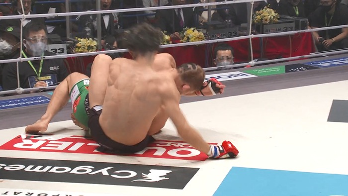 Hiromasa Ougikubo vs. Naoki Inoue.mp4_snapshot_10.57.193