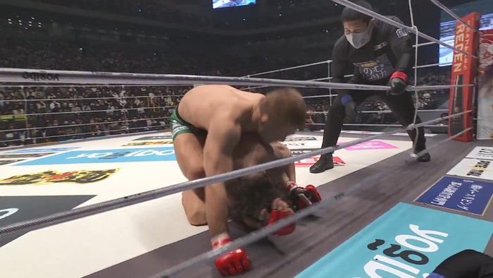 Hiromasa Ougikubo vs. Naoki Inoue.mp4_snapshot_13.03.981