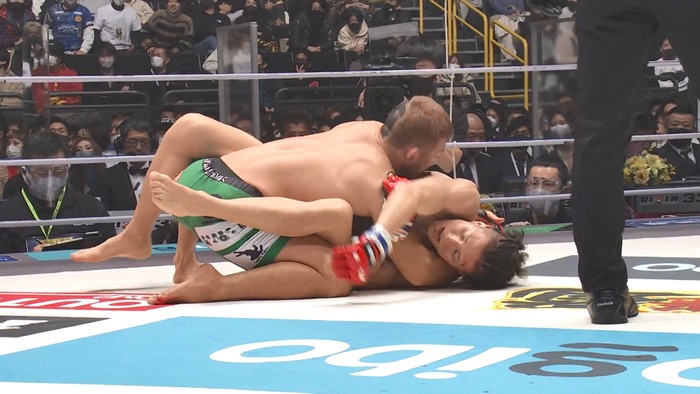 Hiromasa Ougikubo vs. Naoki Inoue.mp4_snapshot_11.05.836