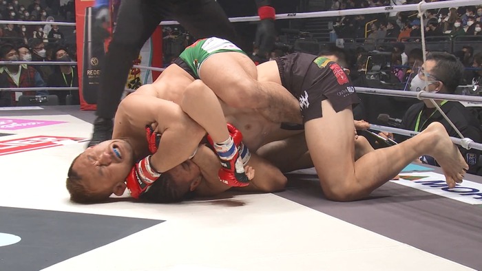 Hiromasa Ougikubo vs. Naoki Inoue.mp4_snapshot_13.26.825