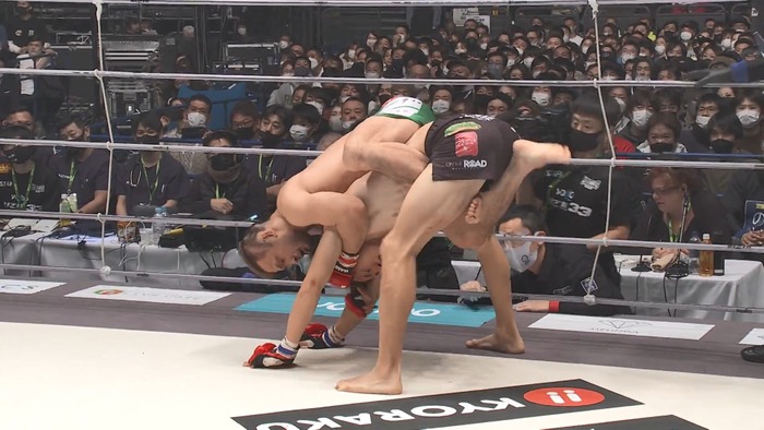 Hiromasa Ougikubo vs. Naoki Inoue.mp4_snapshot_18.39.771