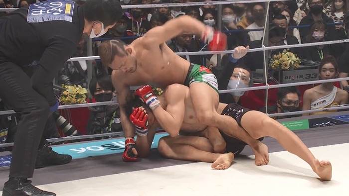 Hiromasa Ougikubo vs. Naoki Inoue.mp4_snapshot_14.03.508