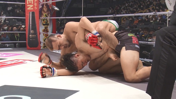 Hiromasa Ougikubo vs. Naoki Inoue.mp4_snapshot_13.36.581