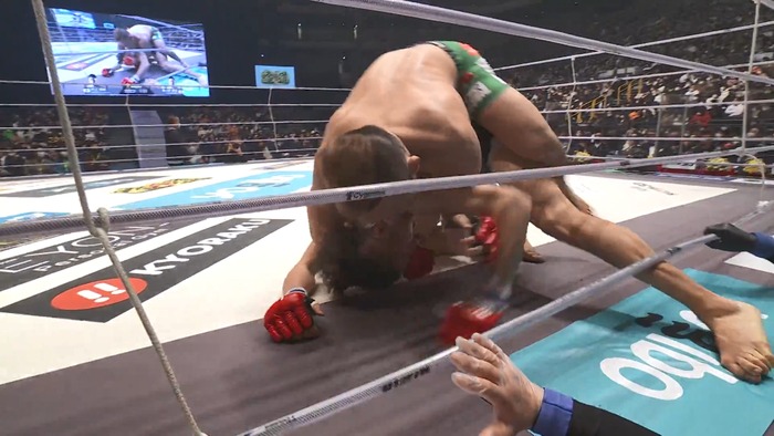 Hiromasa Ougikubo vs. Naoki Inoue.mp4_snapshot_18.25.676