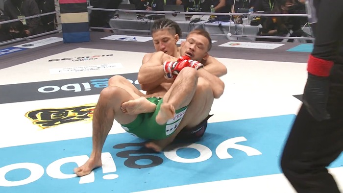 Hiromasa Ougikubo vs. Naoki Inoue.mp4_snapshot_07.04.974