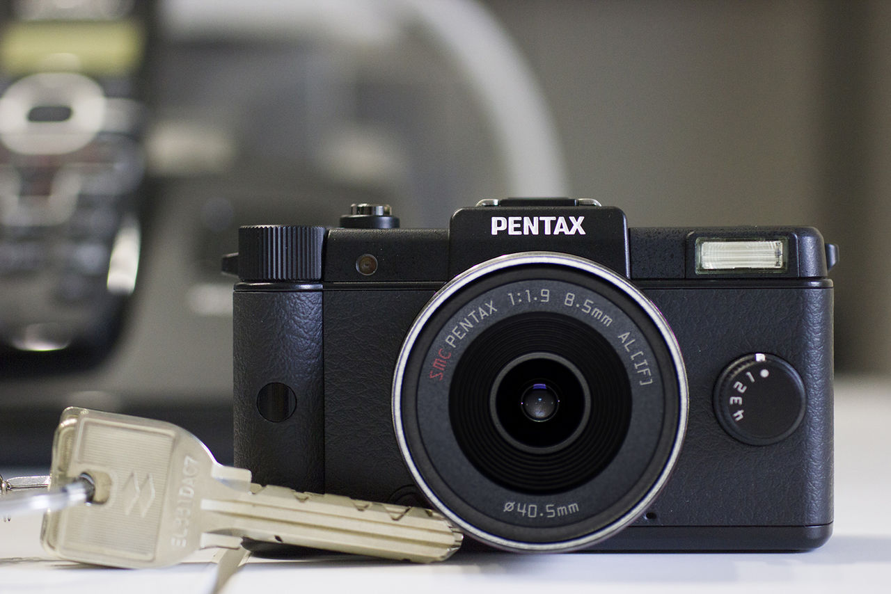 テスト : 超小型ミラーレス一眼「PENTAX Q」外観 レビュー