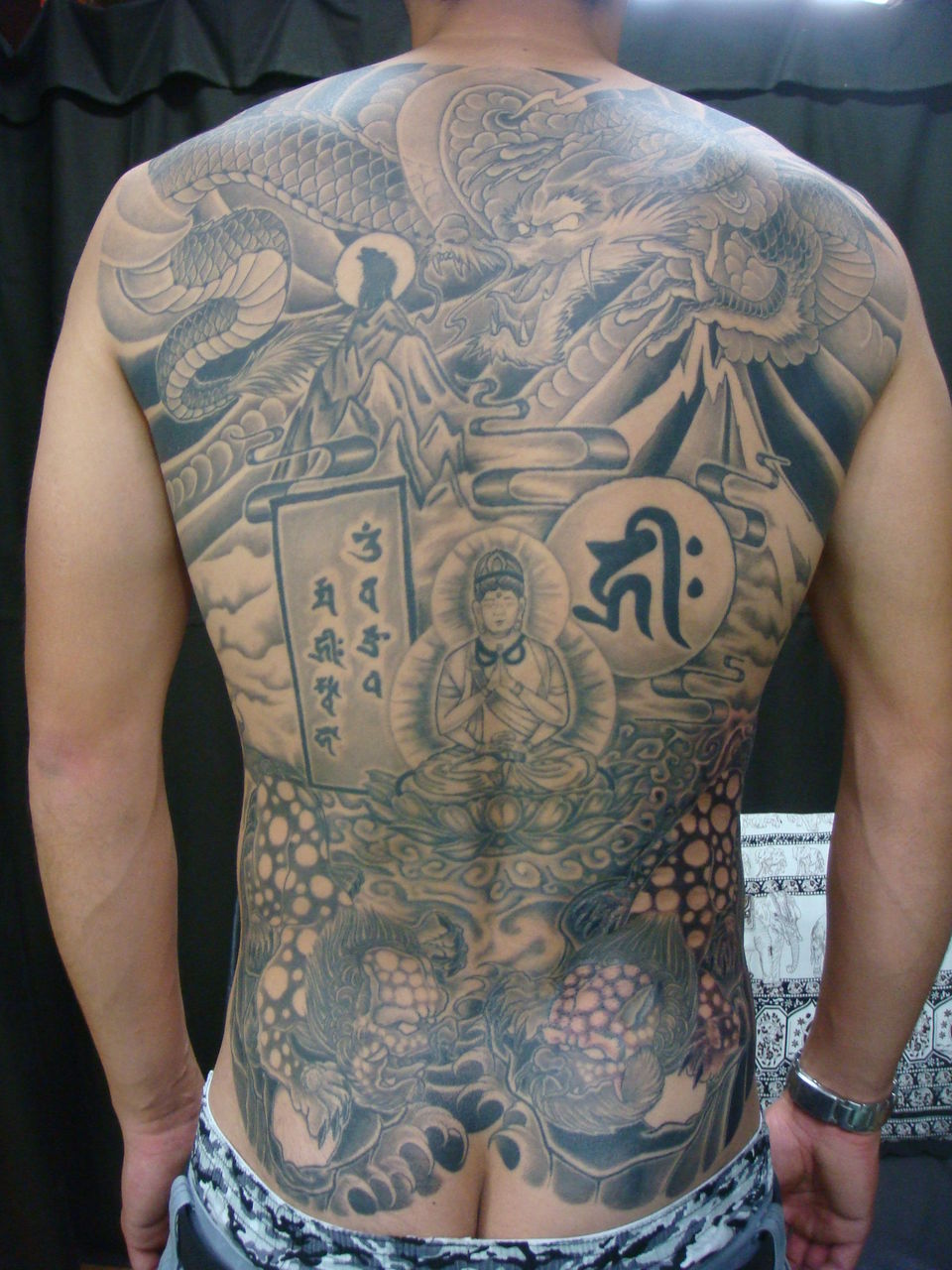 龍 獅子 Green Mind Tattoo 龍 獅子 Green Mind Tattoo