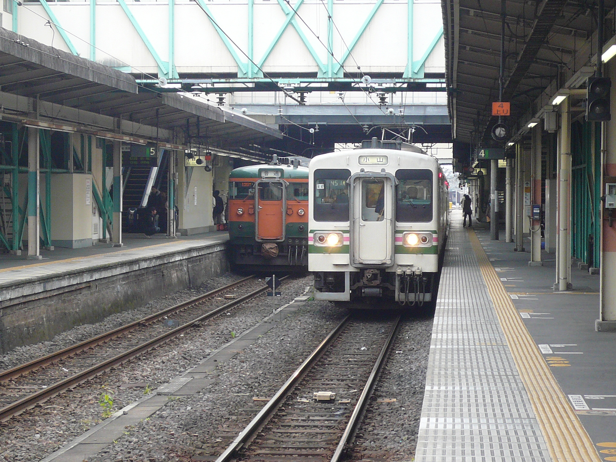 高崎駅在来線ホームで撮影会 ゆうちゃん ｓ Blog V