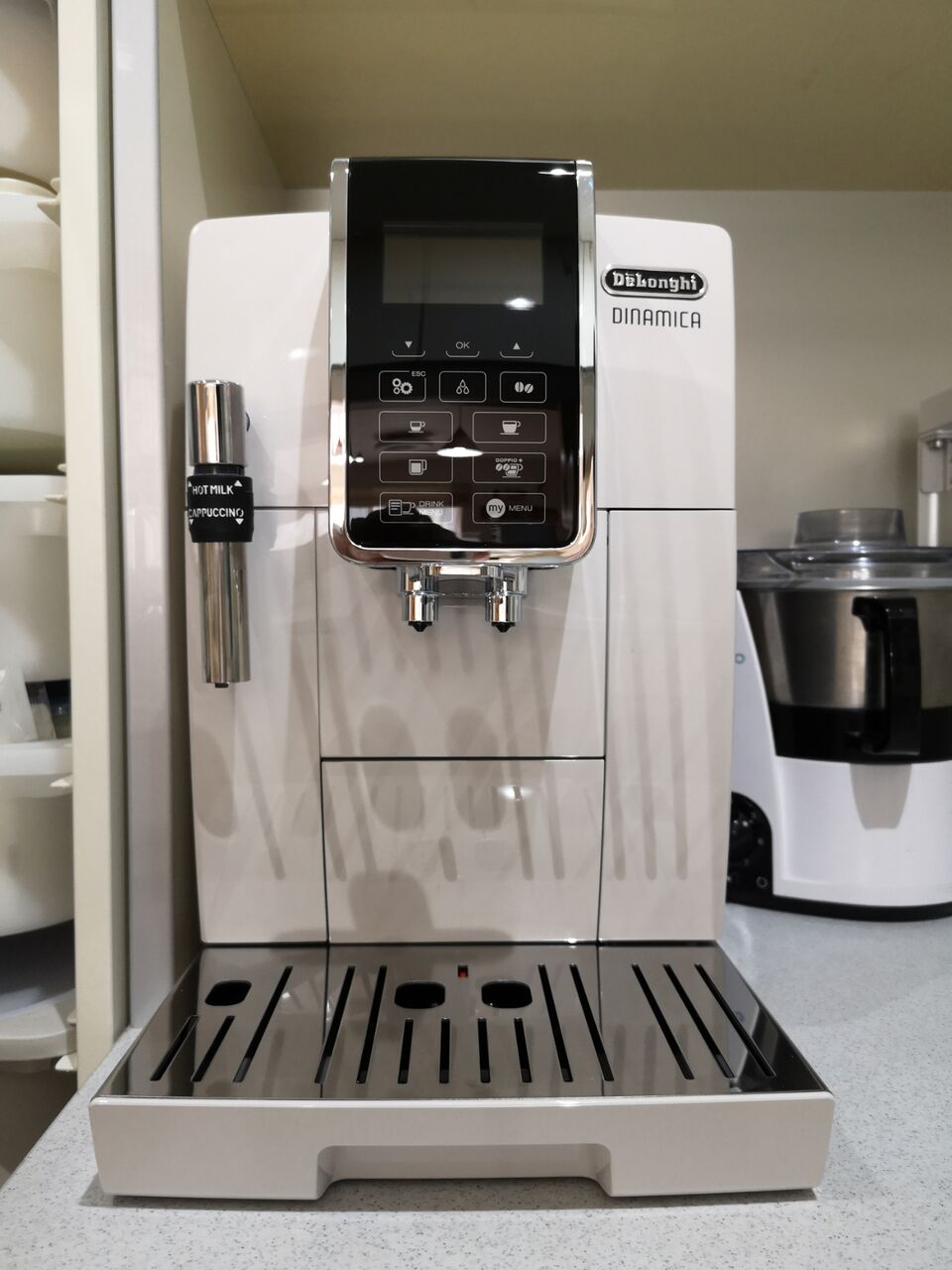 デロンギのコーヒーマシン*ディナミカECAM35035W : Y home デロンギのコーヒーマシン*ディナミカECAM35035W : Y home