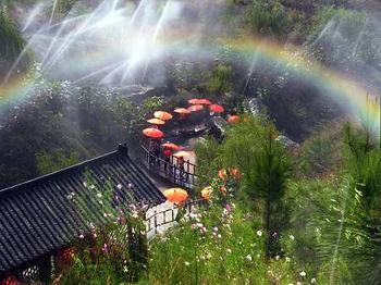 雪山の虹の谷 中国の景色