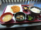 学食のランチ300円余り