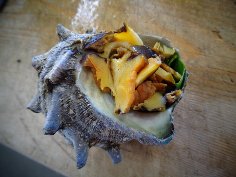 サザエのつぼ焼き