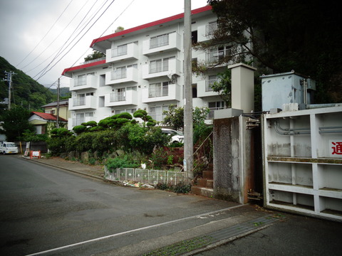 安良里のマンション
