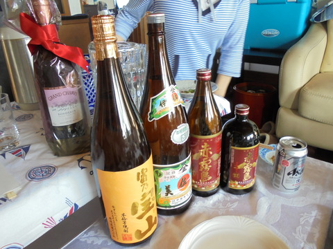のんべいが好きそうなお酒が並んで