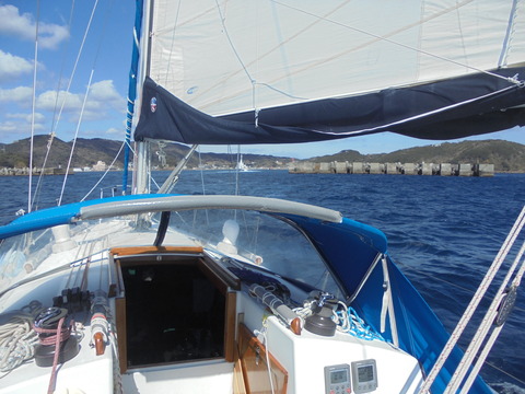 下田港へ向かって