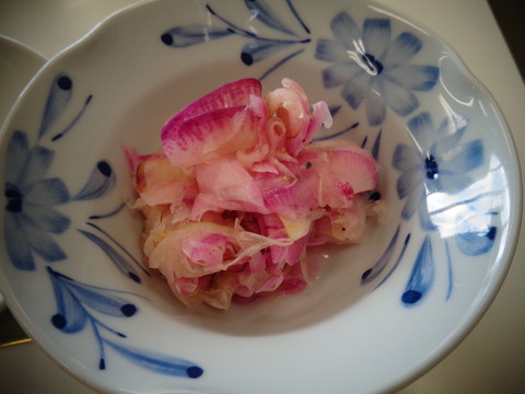 赤い大根で