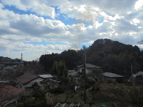 高速道路から煙が