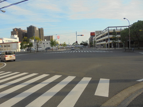 内房線君津駅前