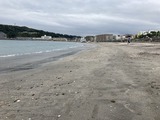 波打ち際にヨット