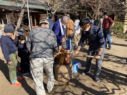 つき手が沢山いて