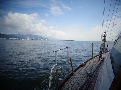 清水日の出桟橋出港