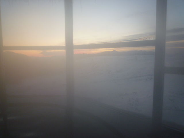 お正月 美ヶ原でスノーシュー 緑の中の水色日記