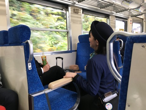 吉田みきと ほぼ毎日ブログ えちぜん鉄道 美人車内アテンダント