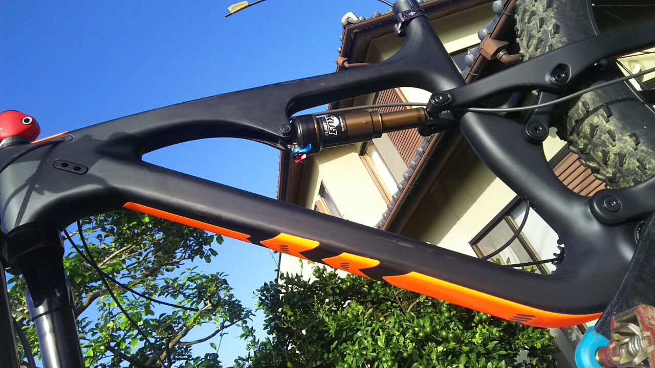 カーボンフルサスFATBIKE 14、9kg : 中華カーボン29er